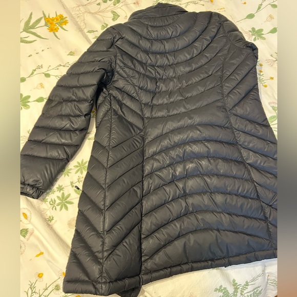 L.L. Bean Women's Black Parka - 850 Down - Picture 4 of 5